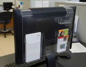 Лифлетница на монитор