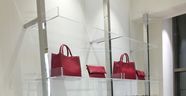 Полки из прозрачного оргстекла для сумок Полки из прозрачного оргстекла для сумок